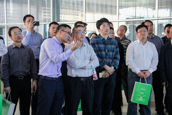 ��С������һ�� ȡʒɽ�ǻ��r(n��ng)�I(y��)��ƽ�_�R��