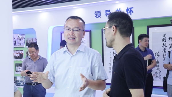 �wϲ�P���L(zh��ng)�F(xi��n)��(ch��ng)���^���������r(n��ng)չ�d