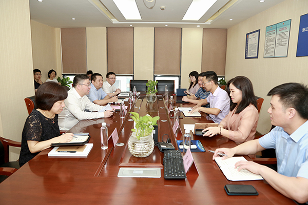 �T������ӛһ���c���ꖶ����L(zh��ng)�e����Մ������(hu��)